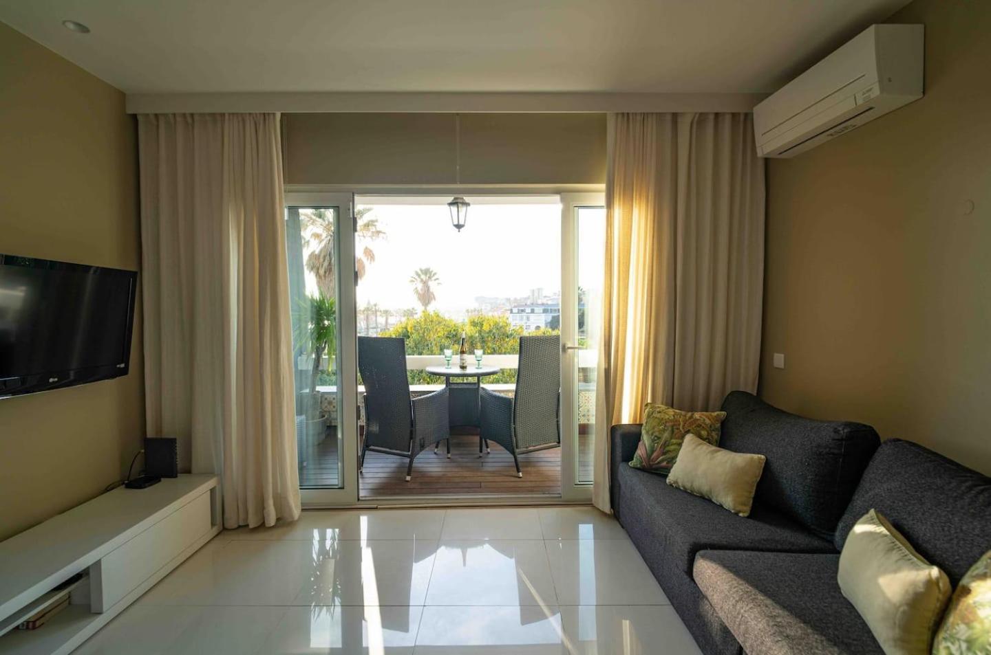 Sea View W Balcony 2 Mins Walk To Beach & Casino Estoril Eksteriør billede