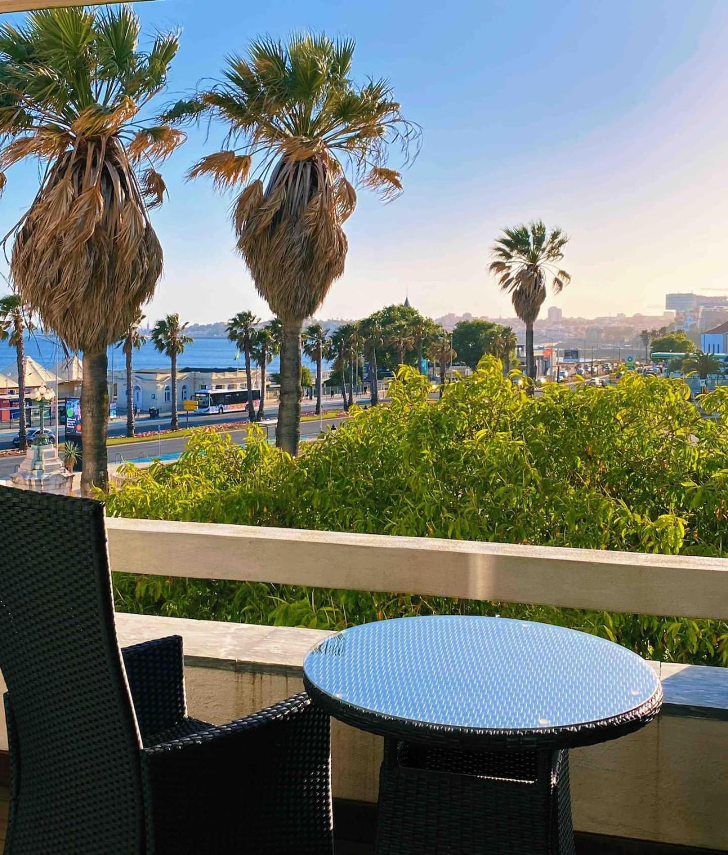 Sea View W Balcony 2 Mins Walk To Beach & Casino Estoril Eksteriør billede